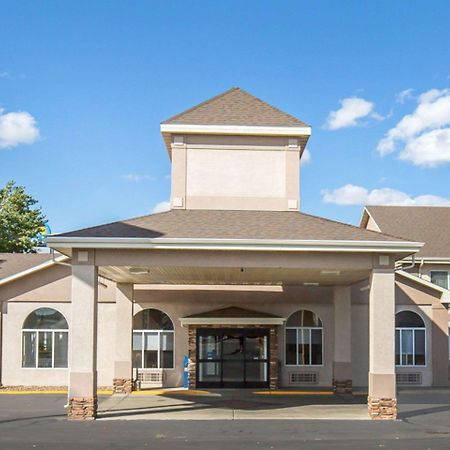 Fairbridge Inn & Suites Glendive Exterior photo