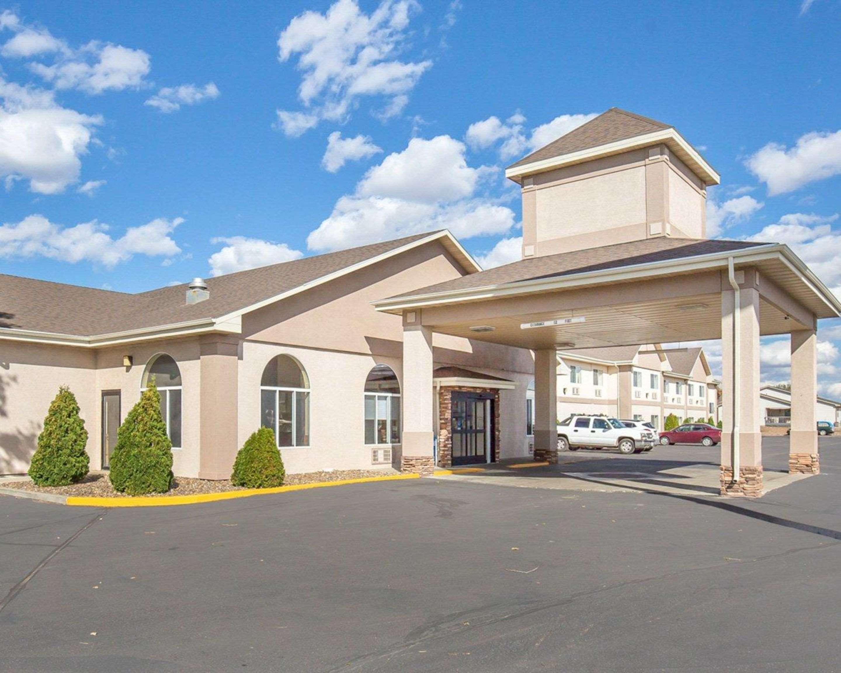 Fairbridge Inn & Suites Glendive Exterior photo