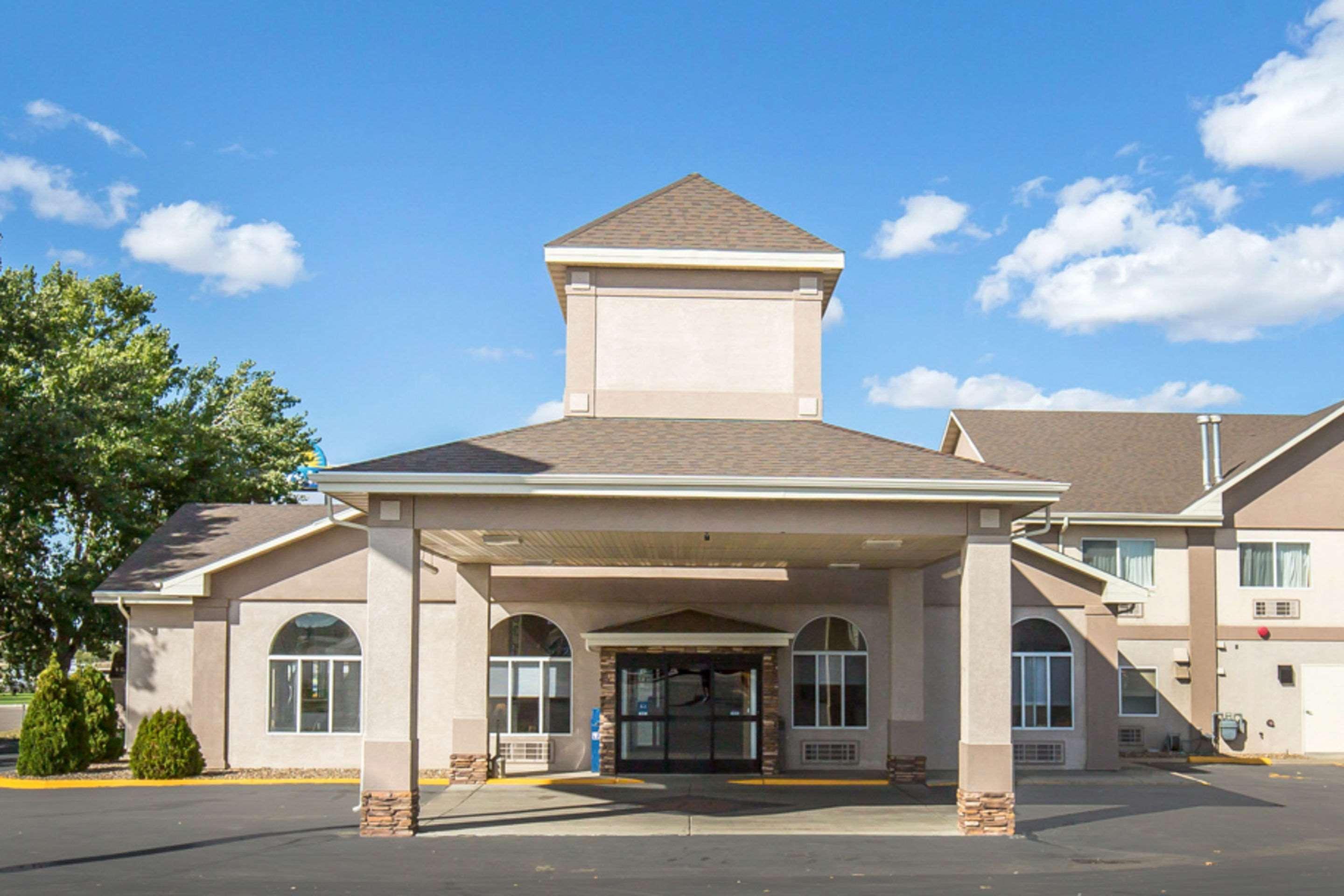 Fairbridge Inn & Suites Glendive Exterior photo