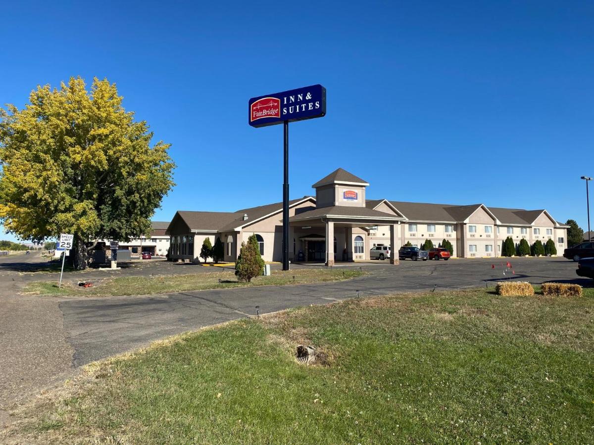 Fairbridge Inn & Suites Glendive Exterior photo